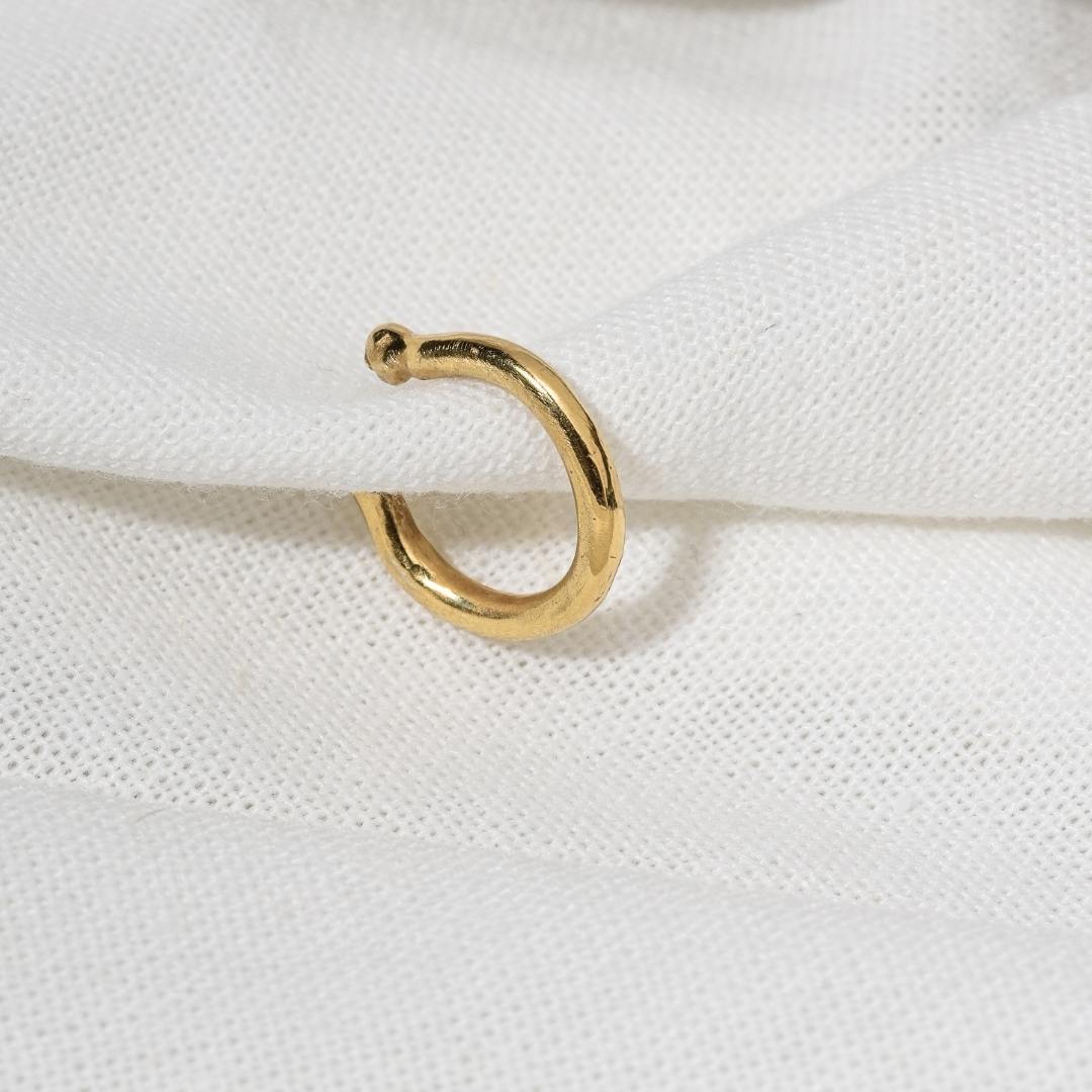 חבק אוזן ליין • Line ear cuff