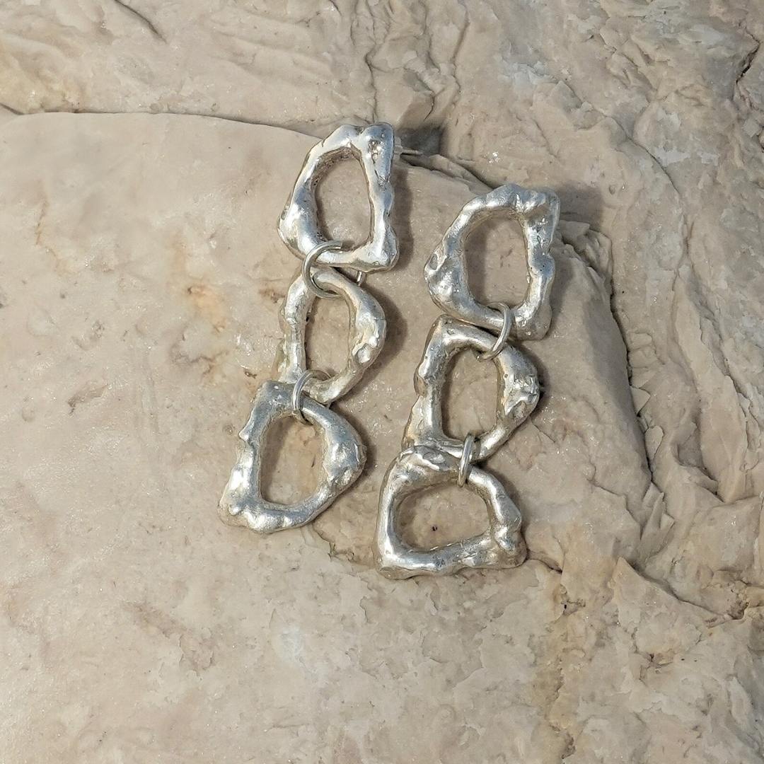 עגילי ליב תלויים