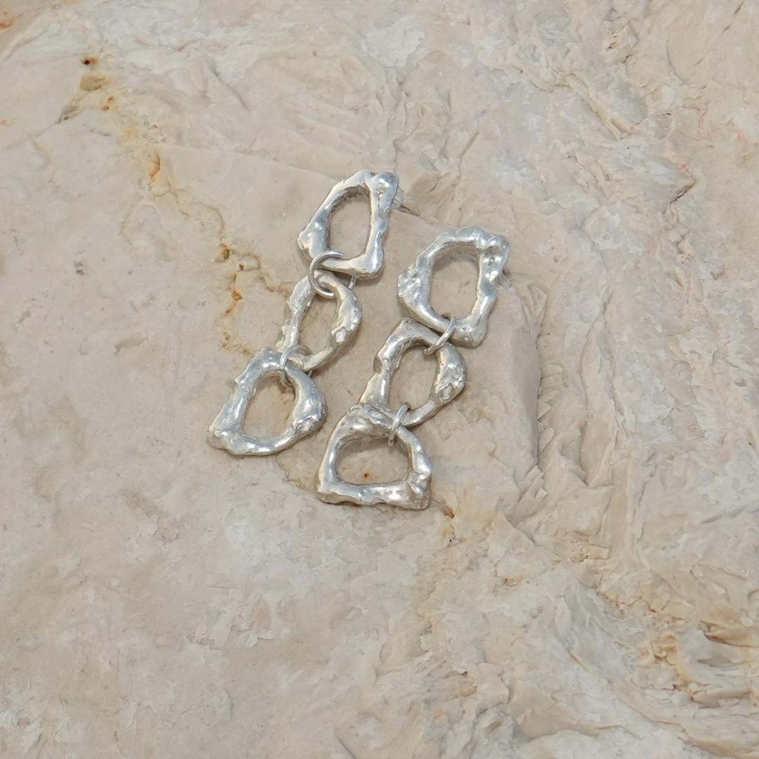 עגילי ליב תלויים