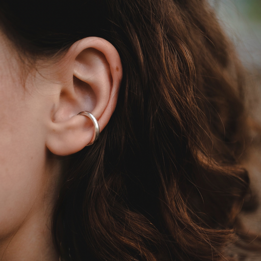 חבק אוזן ליין • Line ear cuff